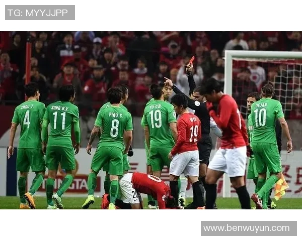 赛后分析:广州排球队与北京排球队的团队协作与战术对比探讨 赛后分析:广州排球队与北京排球队的团队协作与战术对比探讨