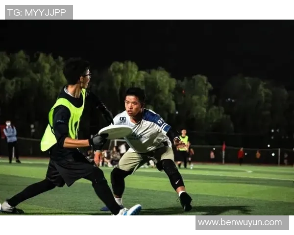 西安飞盘队区域防守体系解析与战术应用探讨 西安飞盘队区域防守体系解析与战术应用探讨